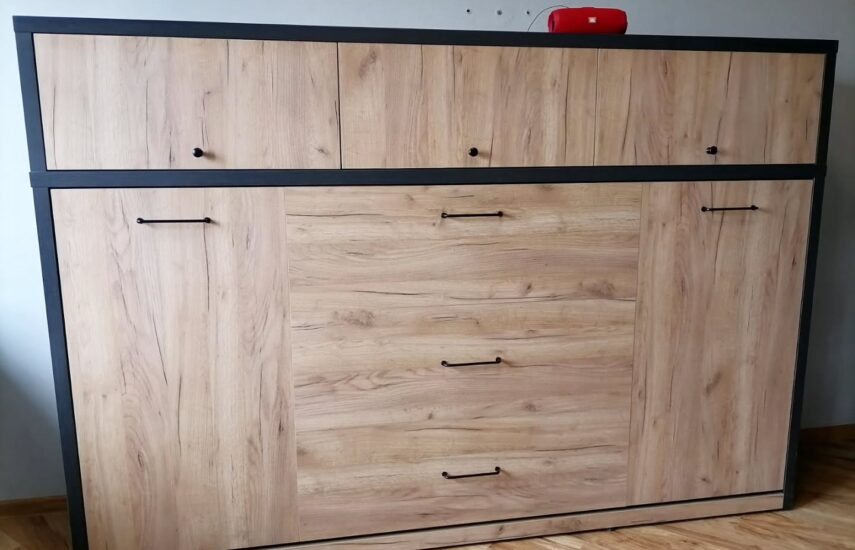 Кровать-трансформер с рабочей зоной в детской комнате