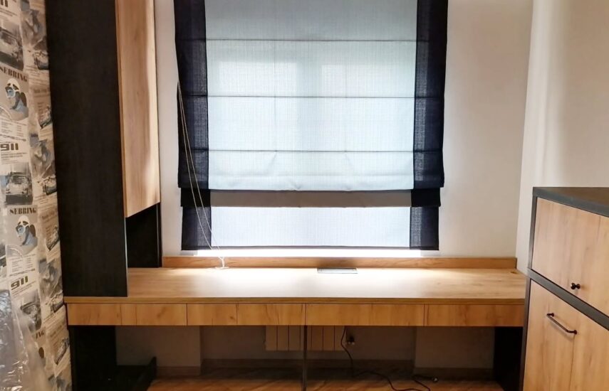 Кровать-трансформер с рабочей зоной в детской комнате