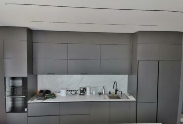 Кухня серый графит со встроенной техникой