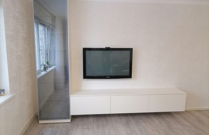 Горка с подвесными тумбами