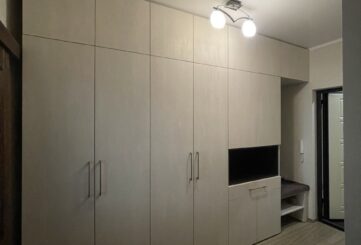 Шкаф в прихожую