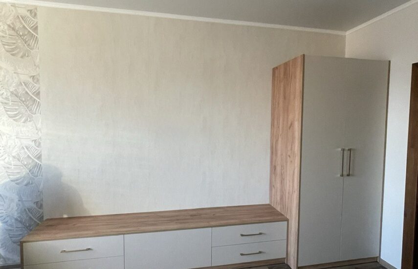 Кровать-трансформер с тумбочкой под TV