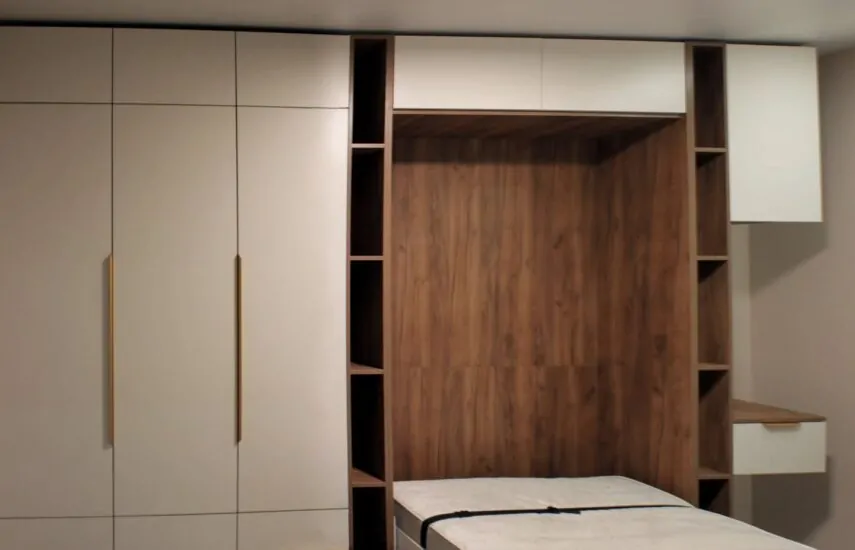 Кровать-трансформер с зоной хранения одежды для спальни