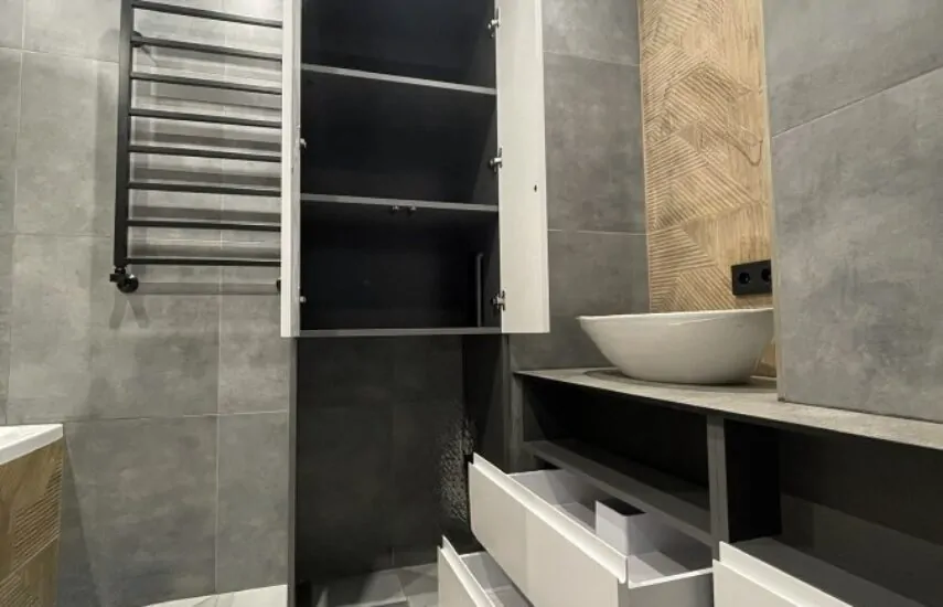 Шкаф в ванную: сочетание стиля и функциональности