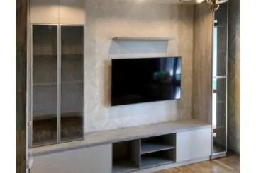 Горка со стеклянными фасадами