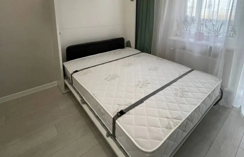 Кровать-трансформер в белом цвете