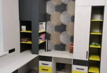 Стол со стеллажом и шкафом в детскую комнату