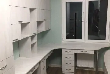 Комплект мебели в детскую