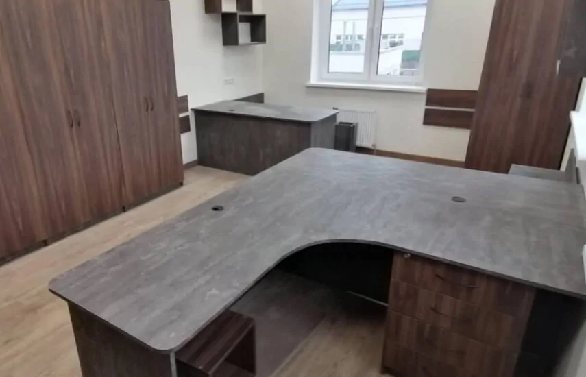 Элегантная мебель в офис