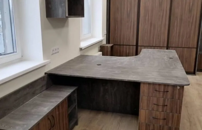 Элегантная мебель в офис