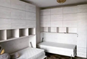 Две кровати-трансформер и стол в детскую комнату